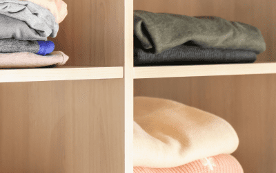 Een overzichtelijke garderobe is een must